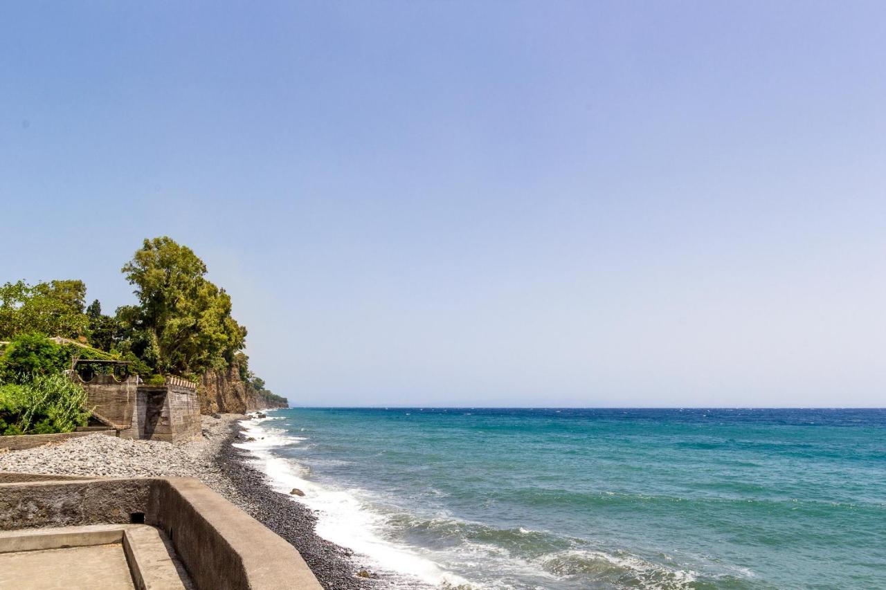 Sea Paradise - Il Mare Sotto La Finestra Riposto Extérieur photo